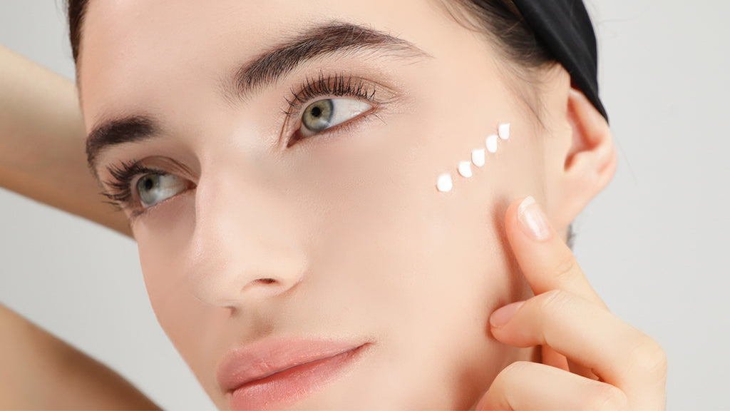 目の周り:顔の中で最もデリケートな部分