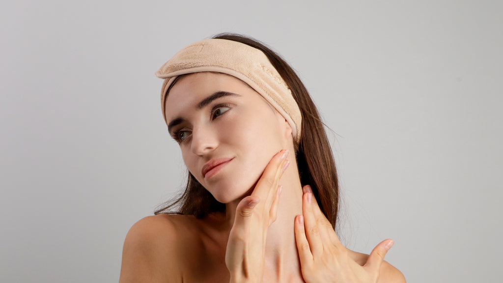 首とデコルテのケア方法:美容のヒントとアドバイス